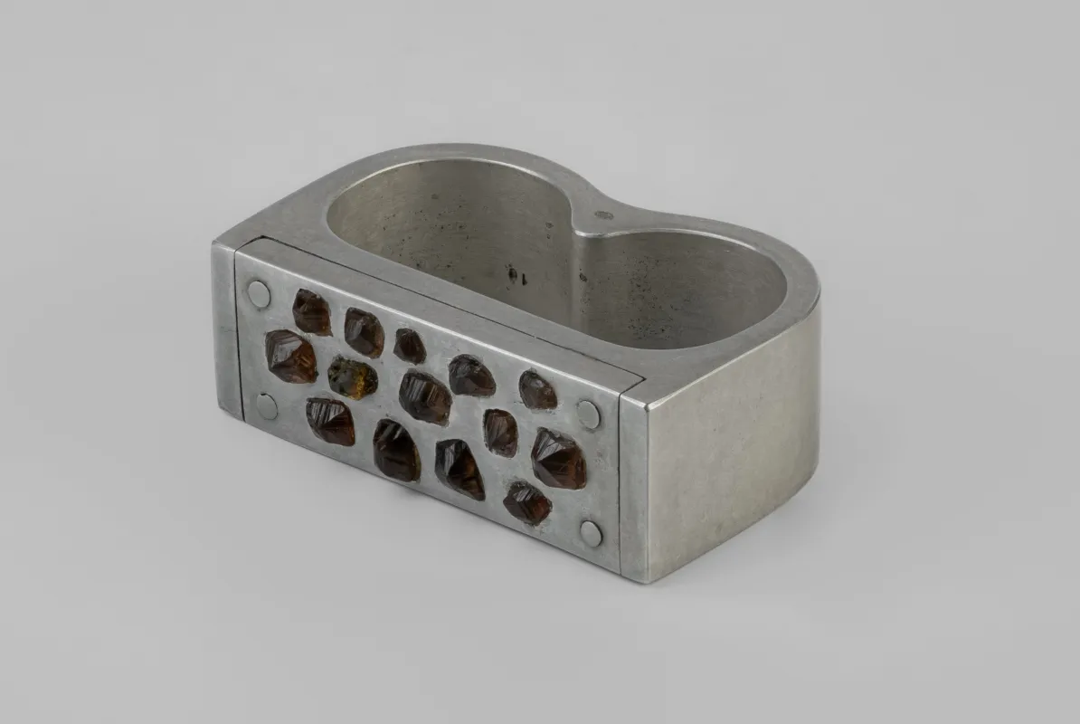 Plate Ring Double (Tanzanian Garnet, Rough Set, 17mm, DA+TAG) sold by Parts of Four