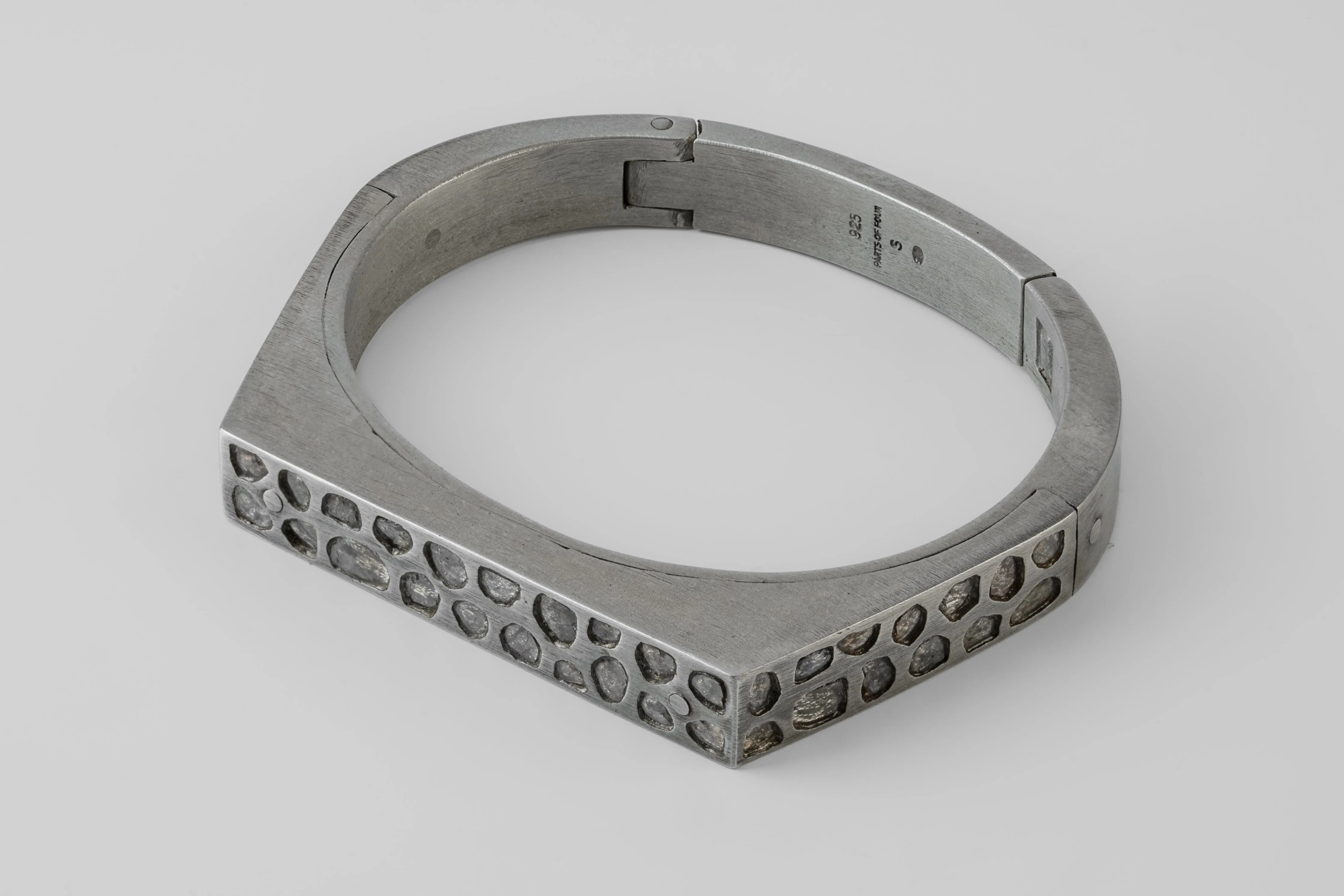 Sistema Bracelet v2 (Facet, Mega Pavé, 9mm, DA+DIA) sold by Parts of Four