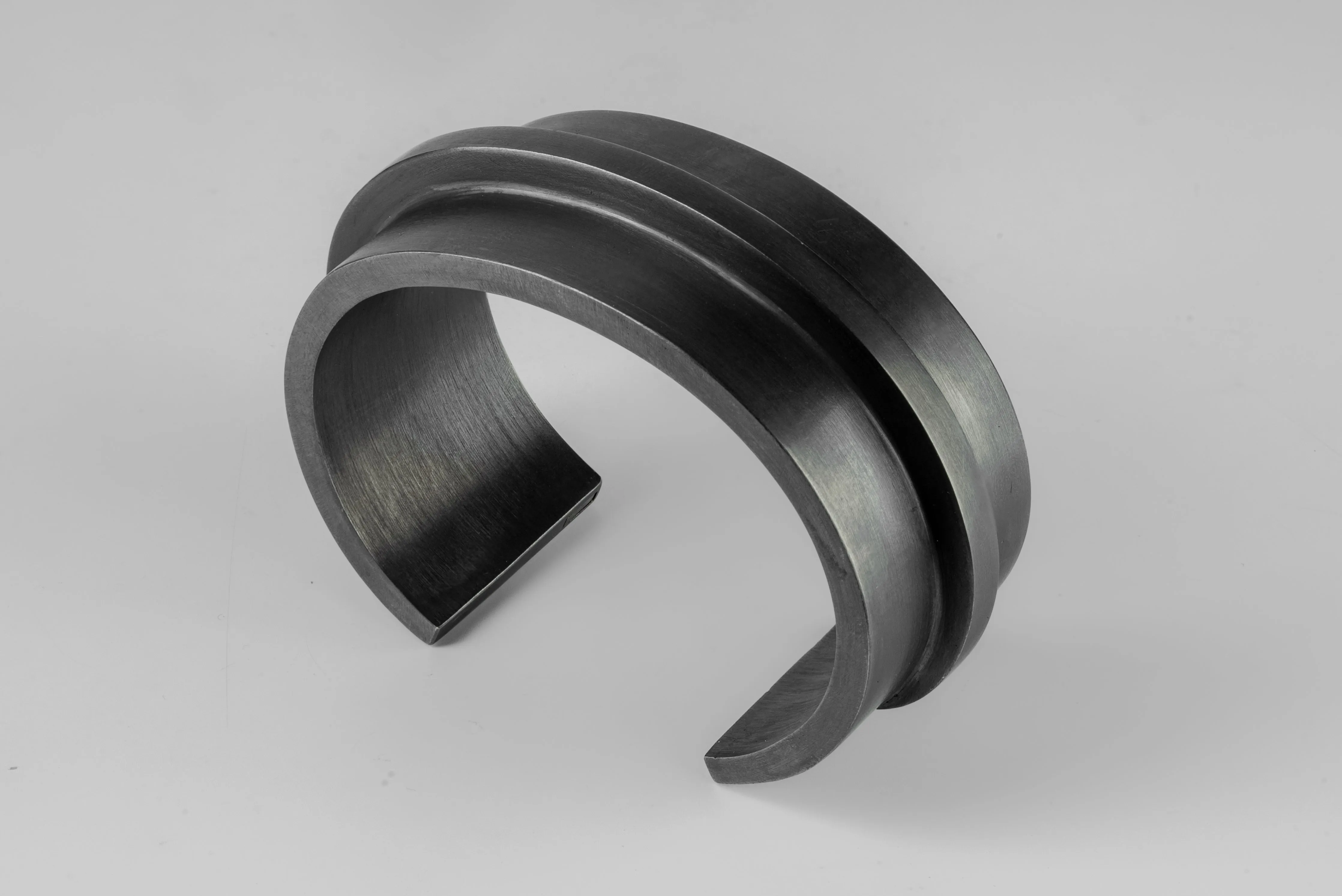 Ultra Reduction Ridge Bracelet (30mm, KA) sold by Parts of Four product image thumbnail 2