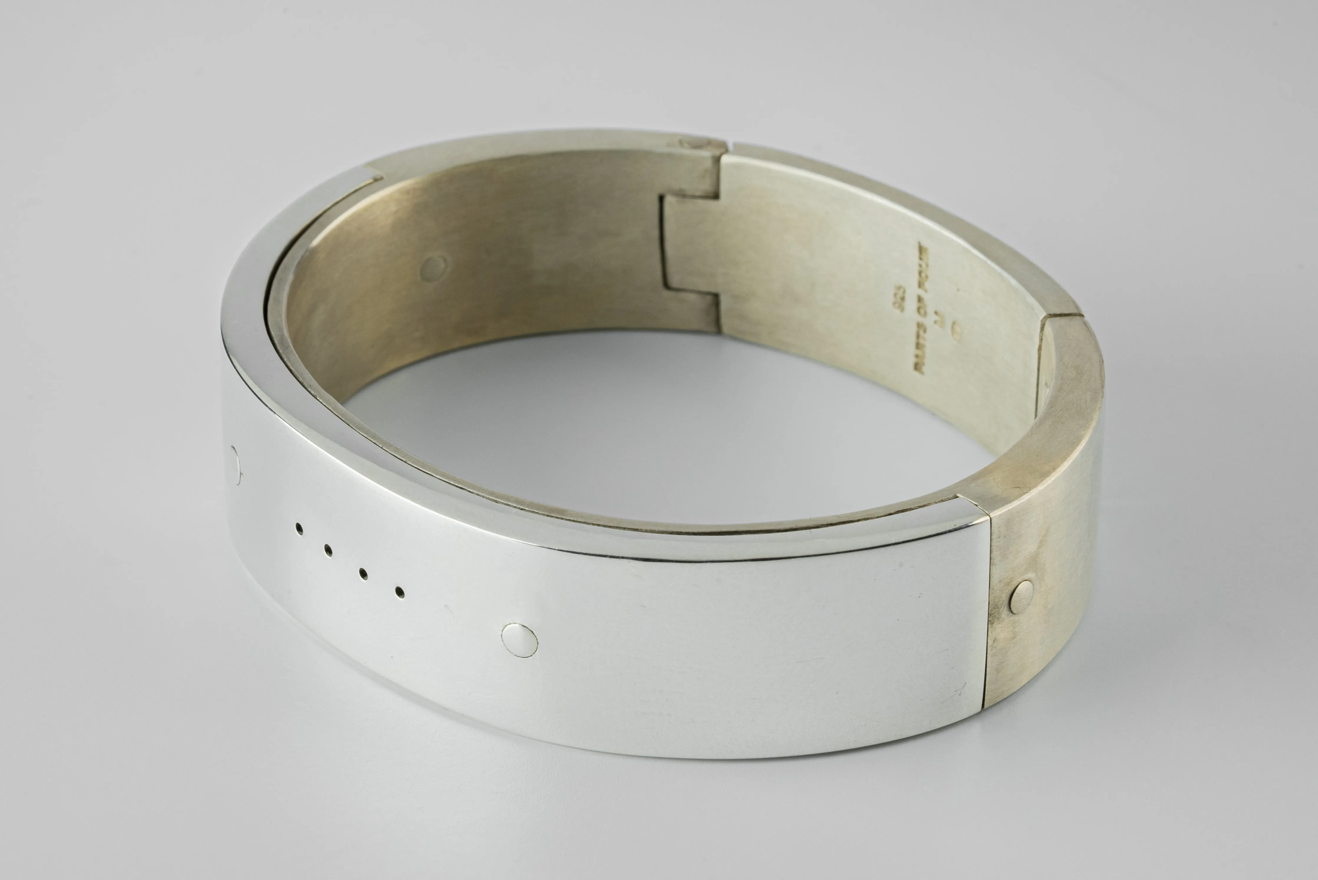 Sistema Bracelet v2 (4 Hole, 17mm, DA+PA) sold by Parts of Four product image thumbnail 2