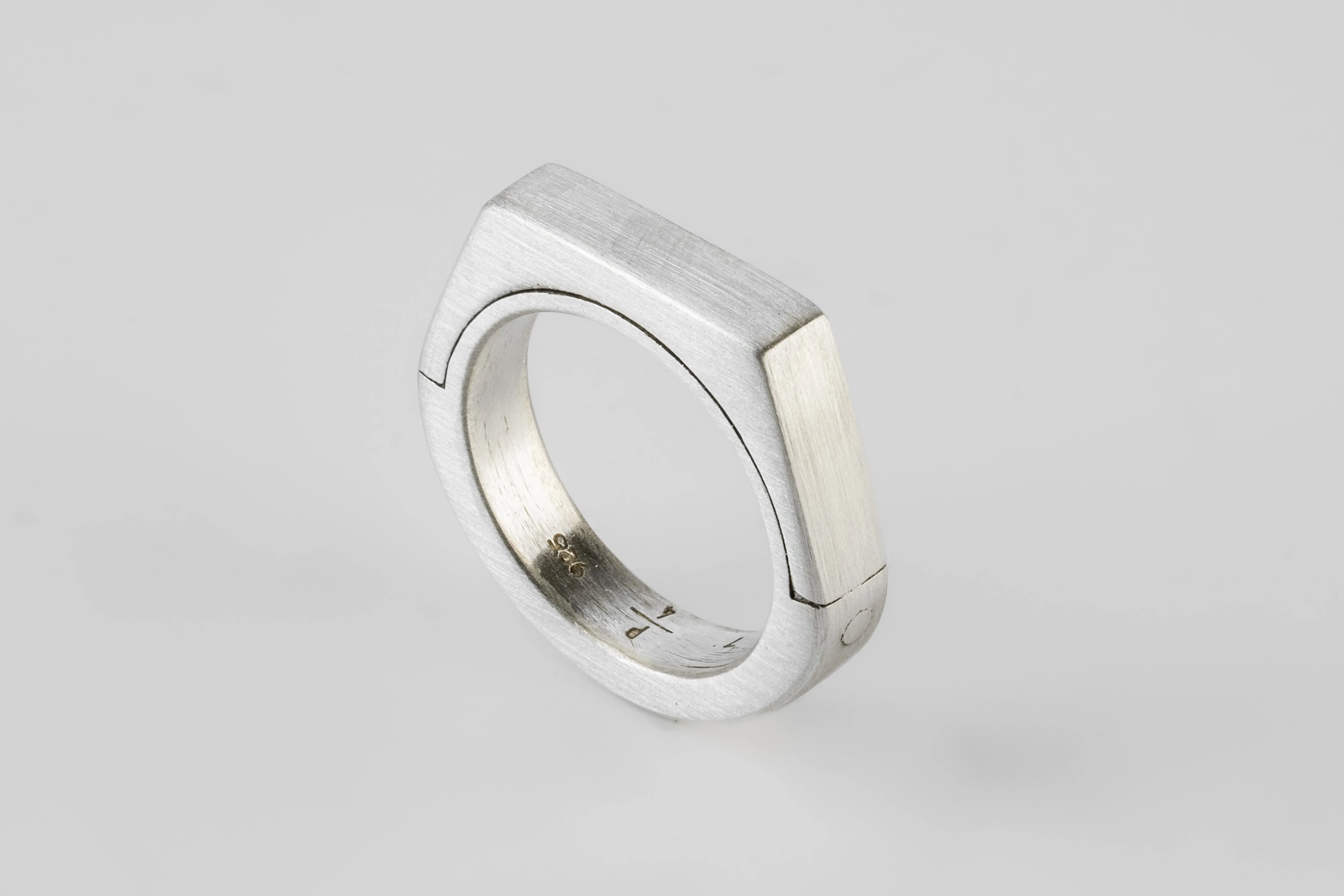 Sistema Ring (Facet, 4mm, MA) sold by Parts of Four product image thumbnail 2