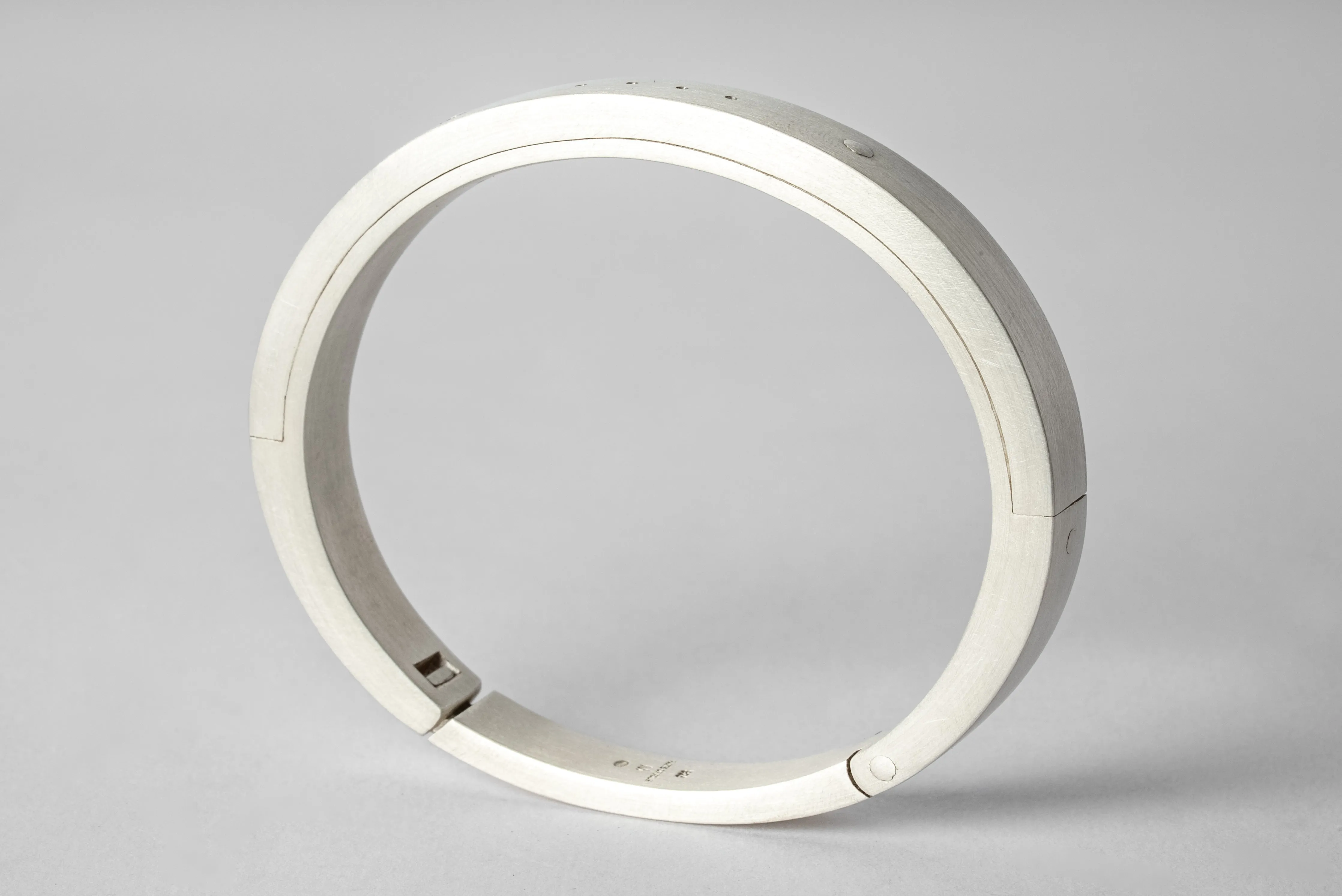 Sistema Bracelet v2 (4-hole, 9mm, MA) sold by Parts of Four product image thumbnail 2