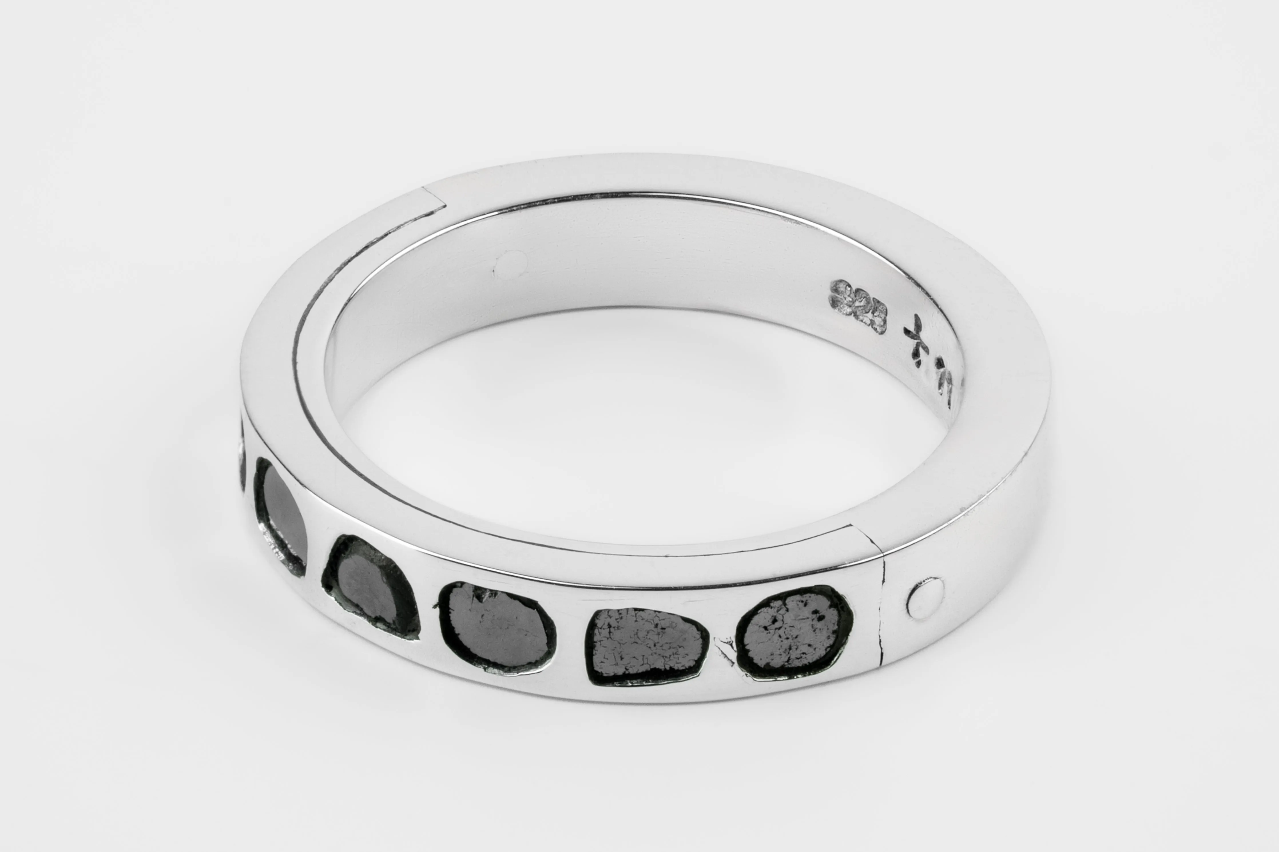 Sistema Ring (Mega Pavé, Polished Black Diamond, 4mm, PA+PBLKDIA) sold by Parts of Four