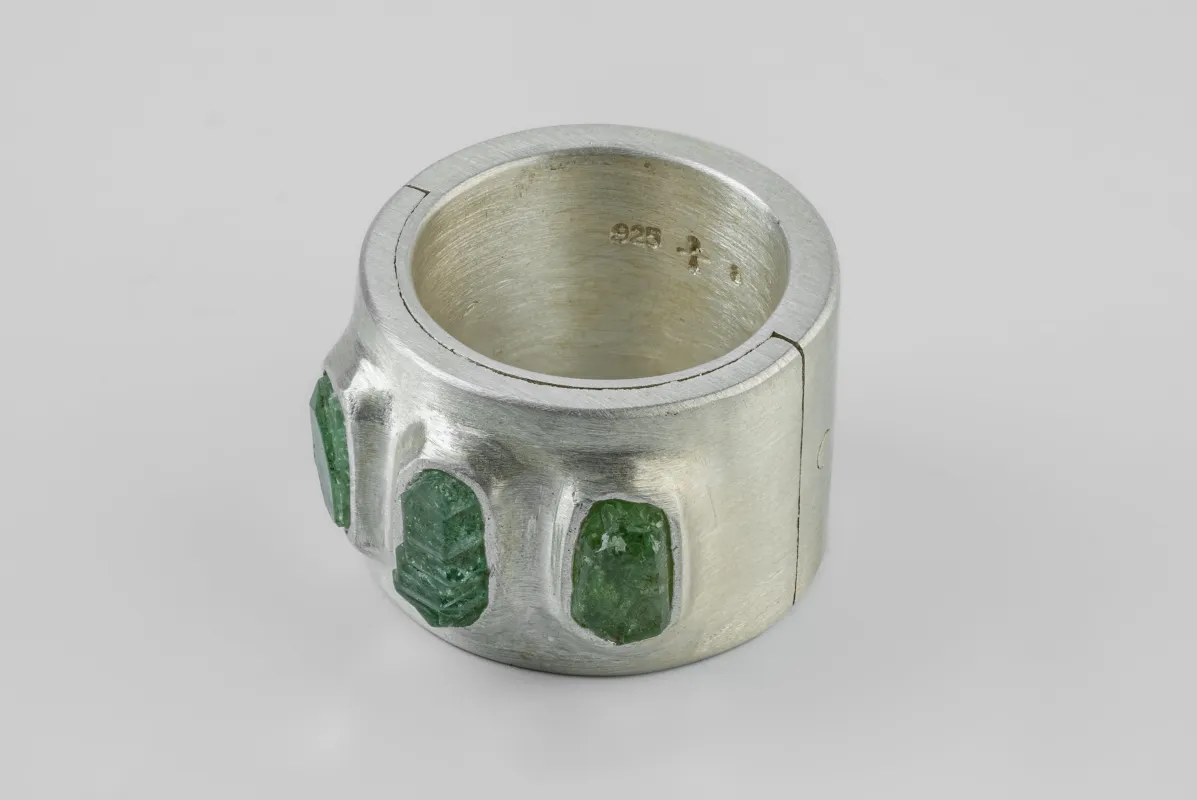 Sistema Ring (Terrestrial Surfaced, 3 Green Garnets, 17mm, MA+GAR) sold by Parts of Four