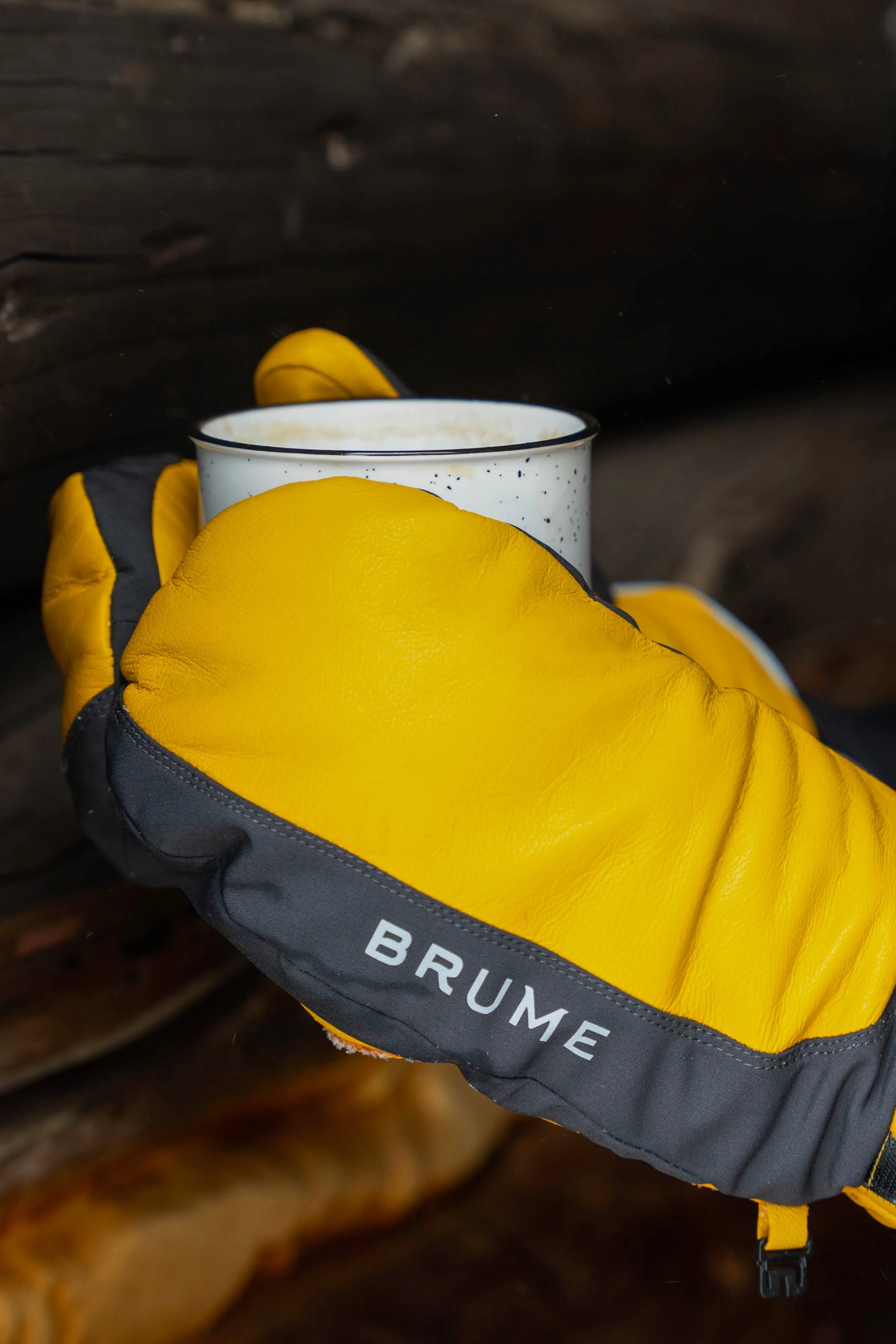 AULAVIK LEATHER MITTENS - Women sold by Brume product image thumbnail 3