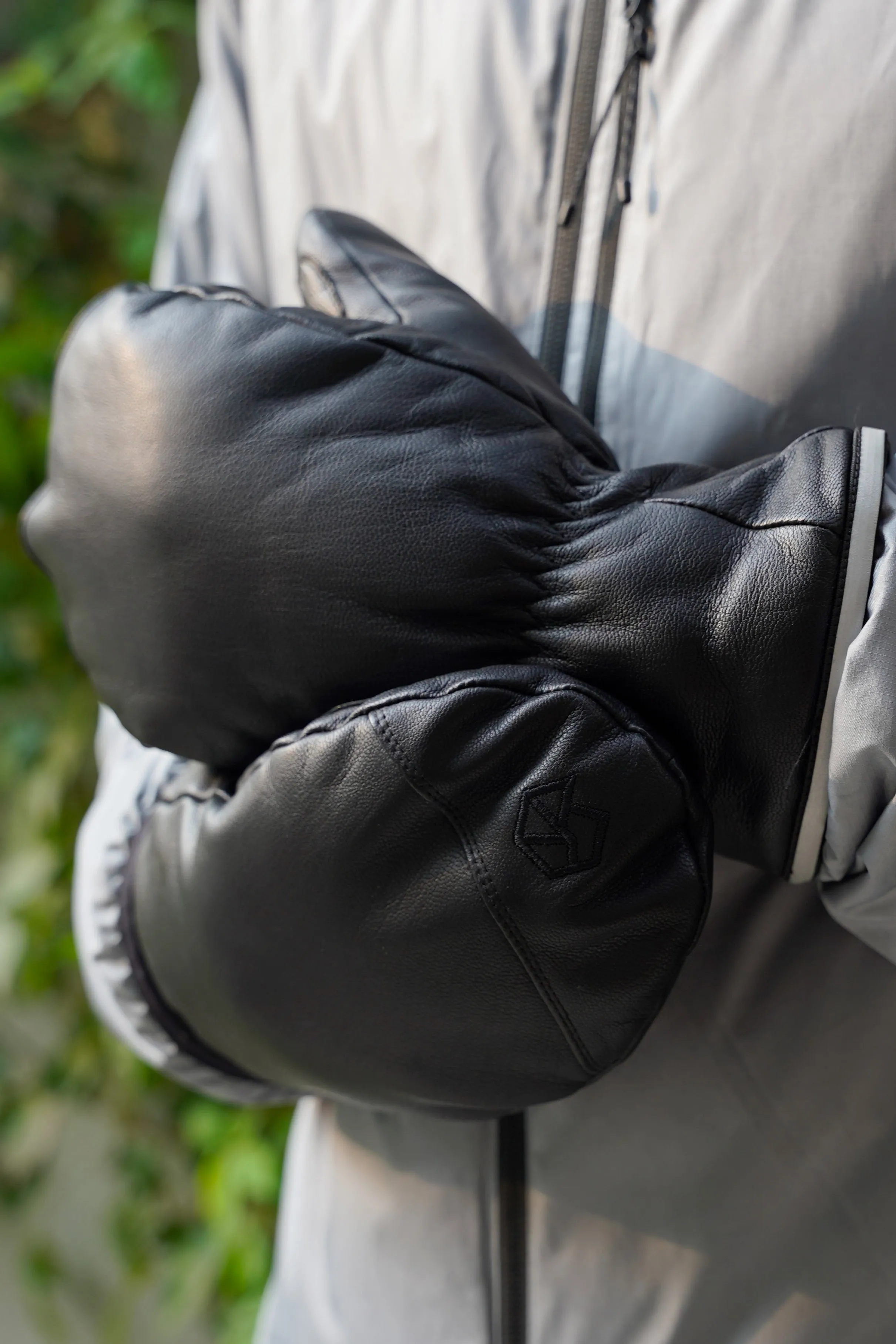 Chilliwack Leather Mittens - Men sold by Brume product image thumbnail 2