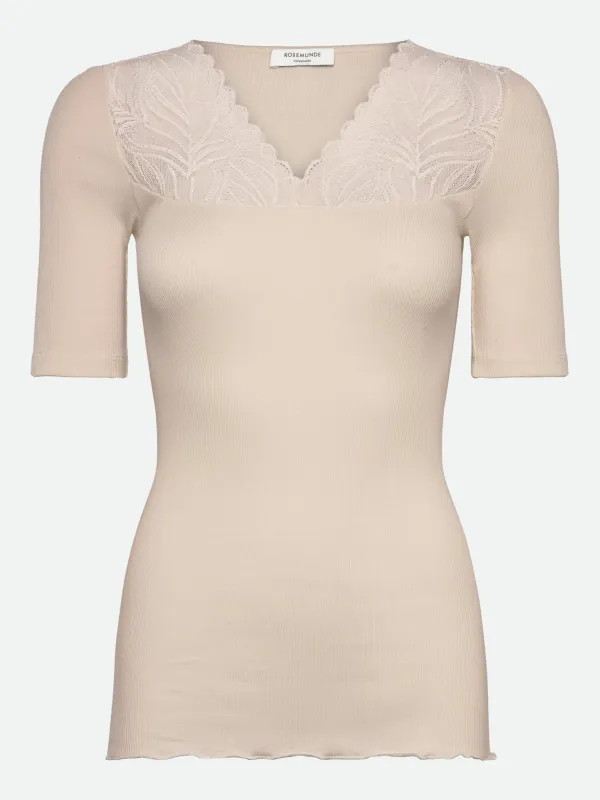 RWBernadine 2/4 Regular V-neck T-shirt sold by Rosemunde Copenhagen