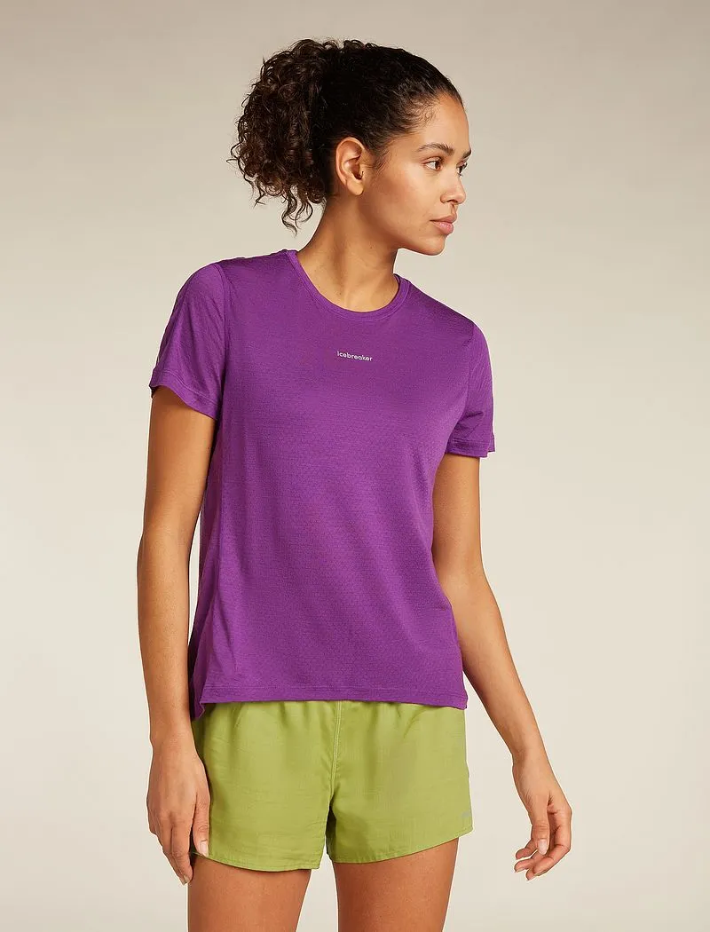 Icebreaker Merino Blend 125 Cool-Lite™ Speed Short Sleeve Slit Back T-Shirt - Woman - Passion - Size S sold by Icebreaker