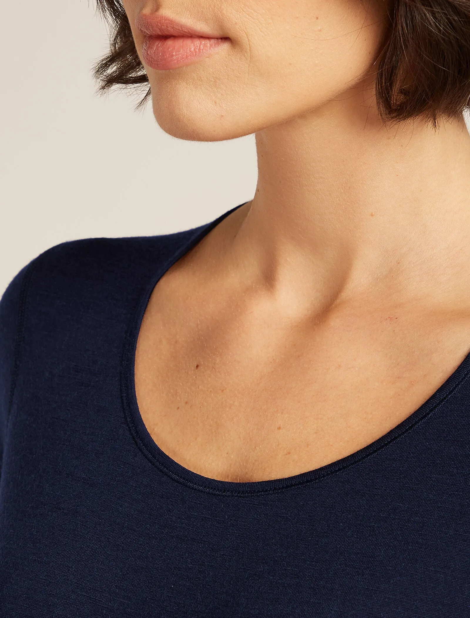 Women's Merino 200 Oasis Long Sleeve Scoop Thermal Top sold by Icebreaker product image thumbnail 5