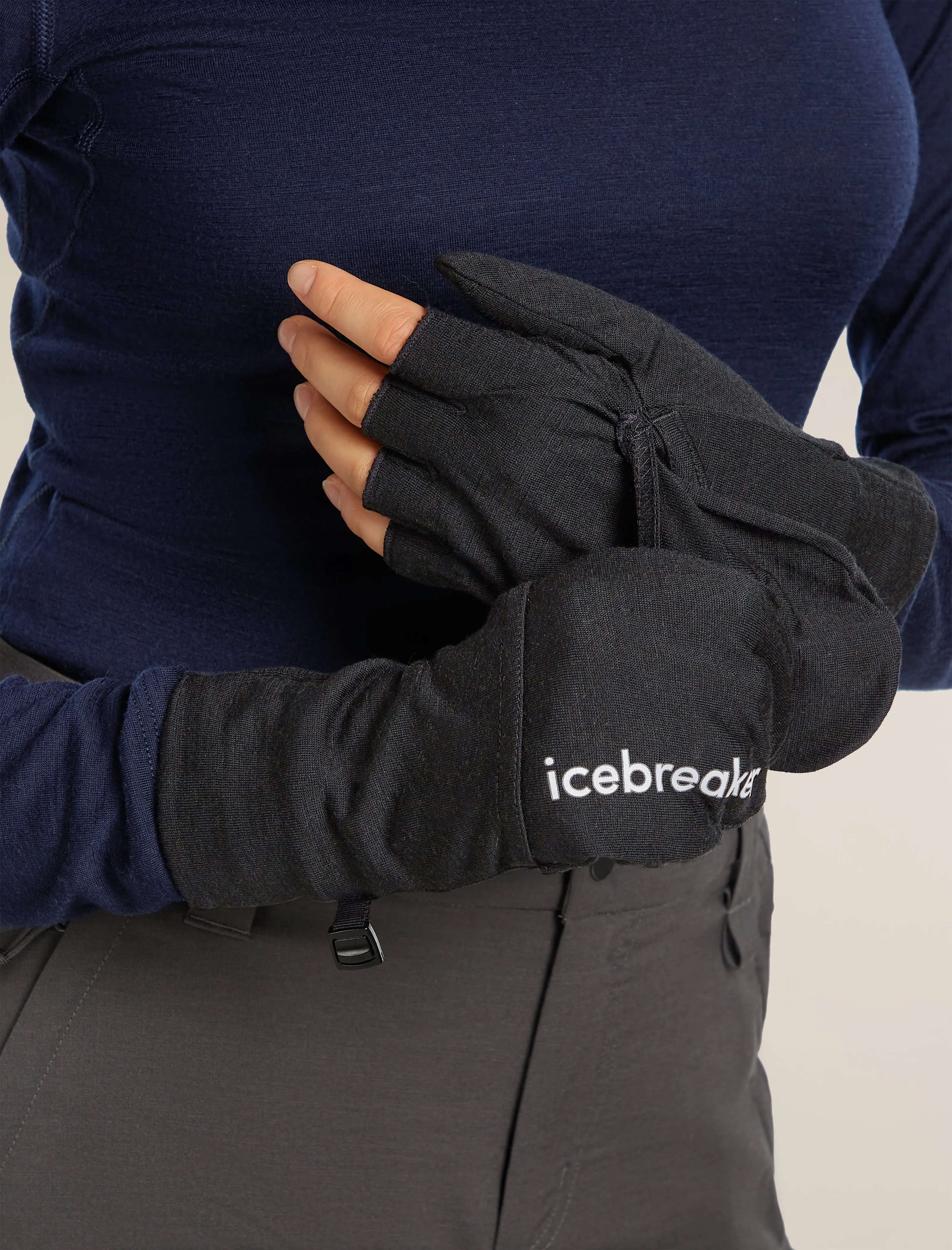 Unisex Merino 200 Convertible Mittens sold by Icebreaker product image thumbnail 2