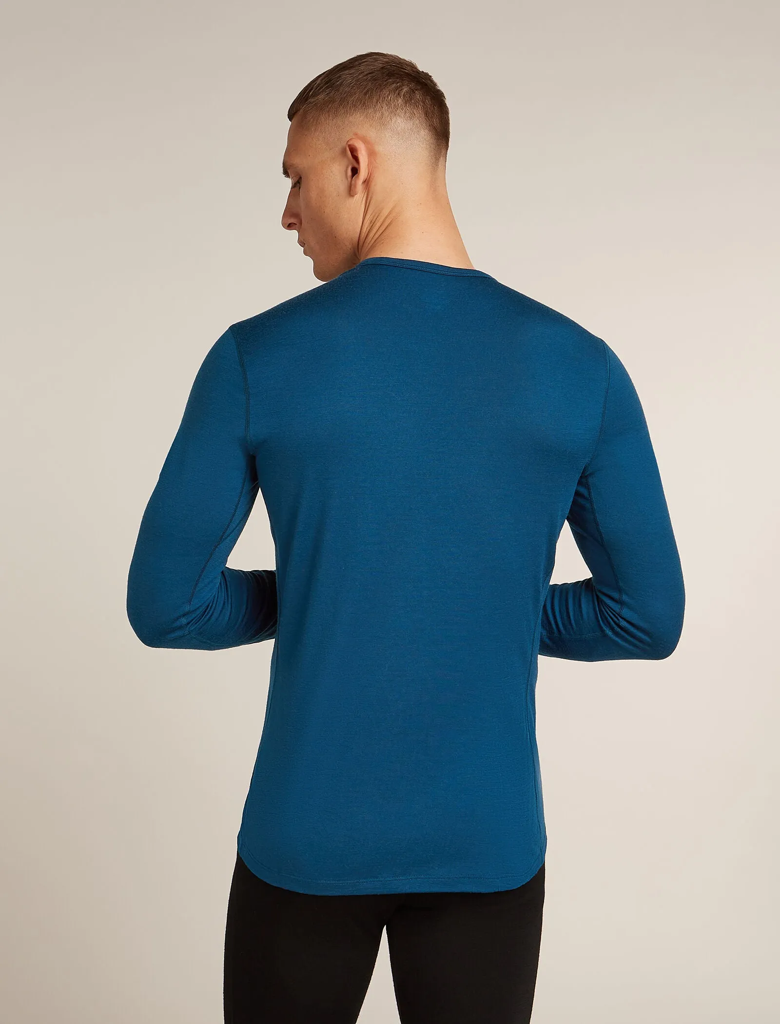 Men's Merino 200 Oasis Long Sleeve Crewe Thermal Top sold by Icebreaker product image thumbnail 2