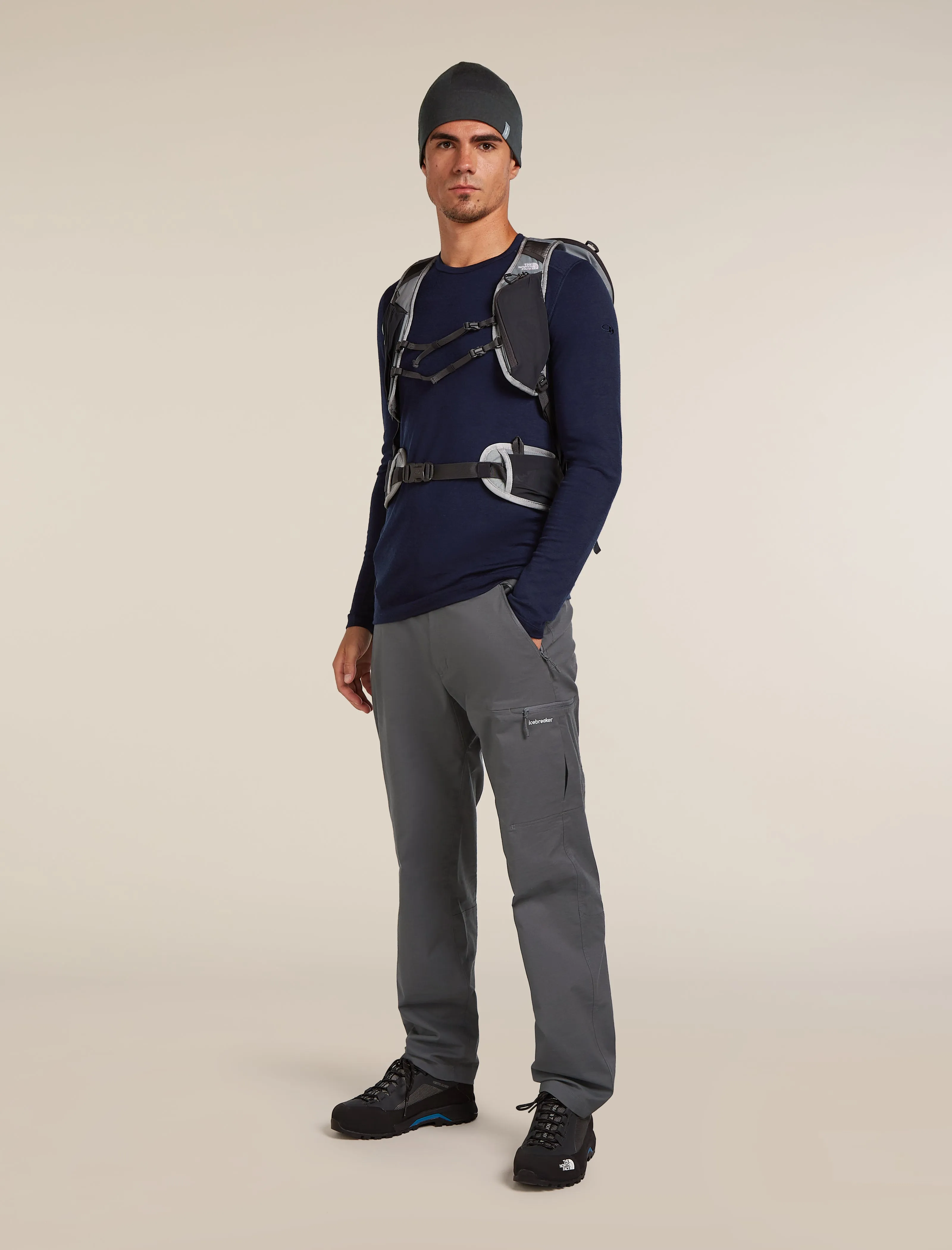 Men's Merino 200 Oasis Long Sleeve Crewe Thermal Top sold by Icebreaker product image thumbnail 4