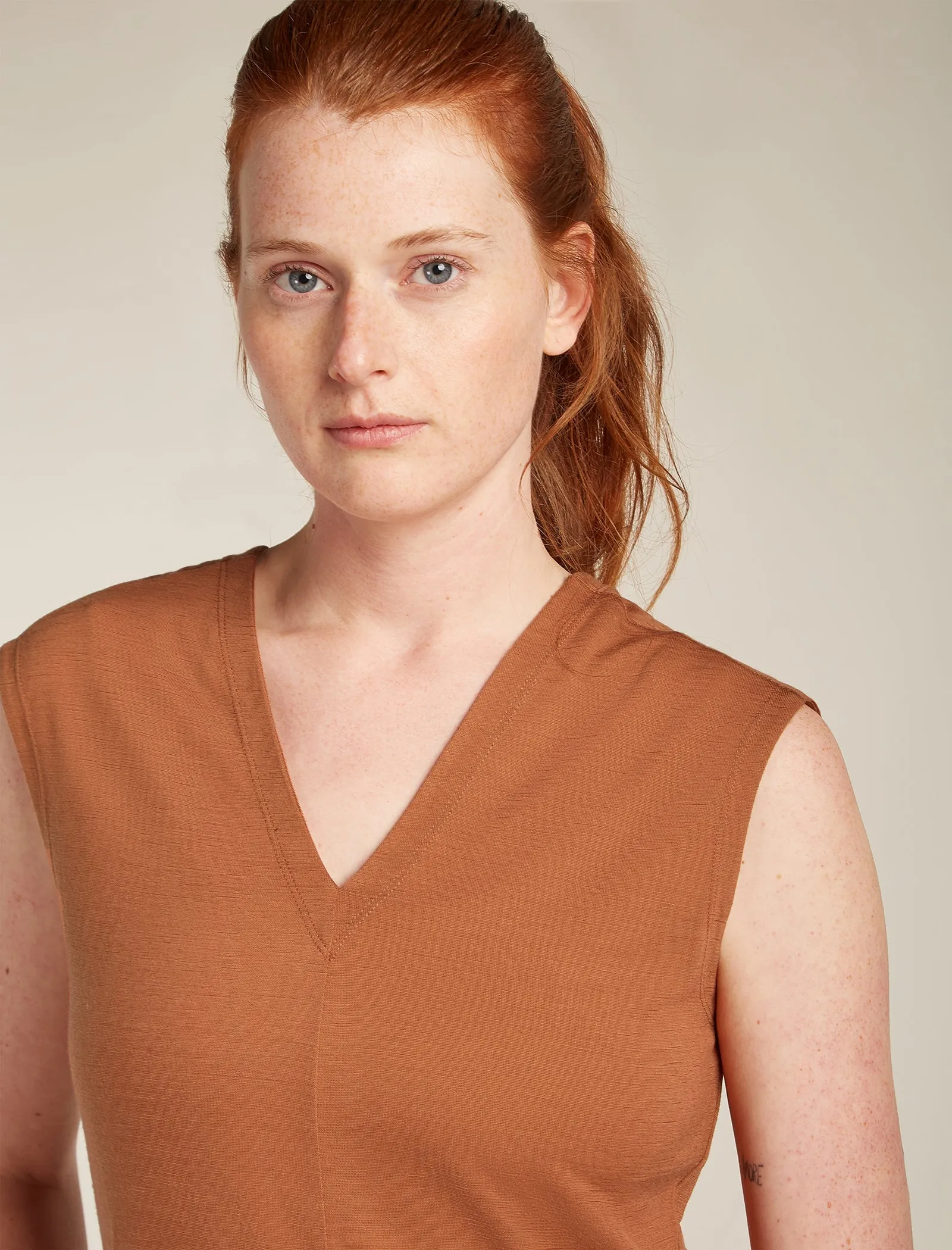 Women's Merino 200 Granary Sleeveless V Neck Dress sold by Icebreaker product image thumbnail 5