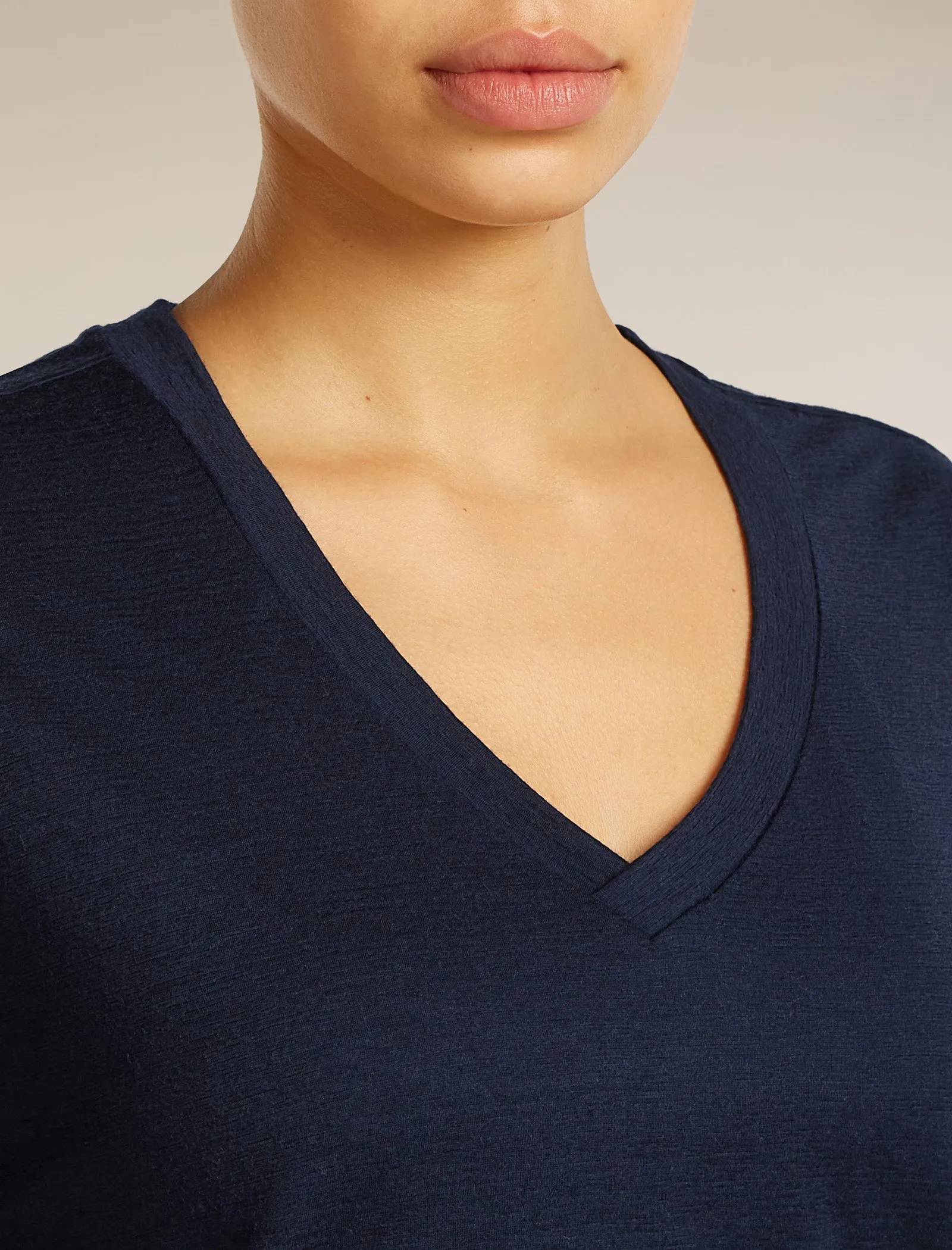 Women's Merino 150 Tech Lite Short Sleeve Relaxed V Neck Tee sold by Icebreaker product image thumbnail 5