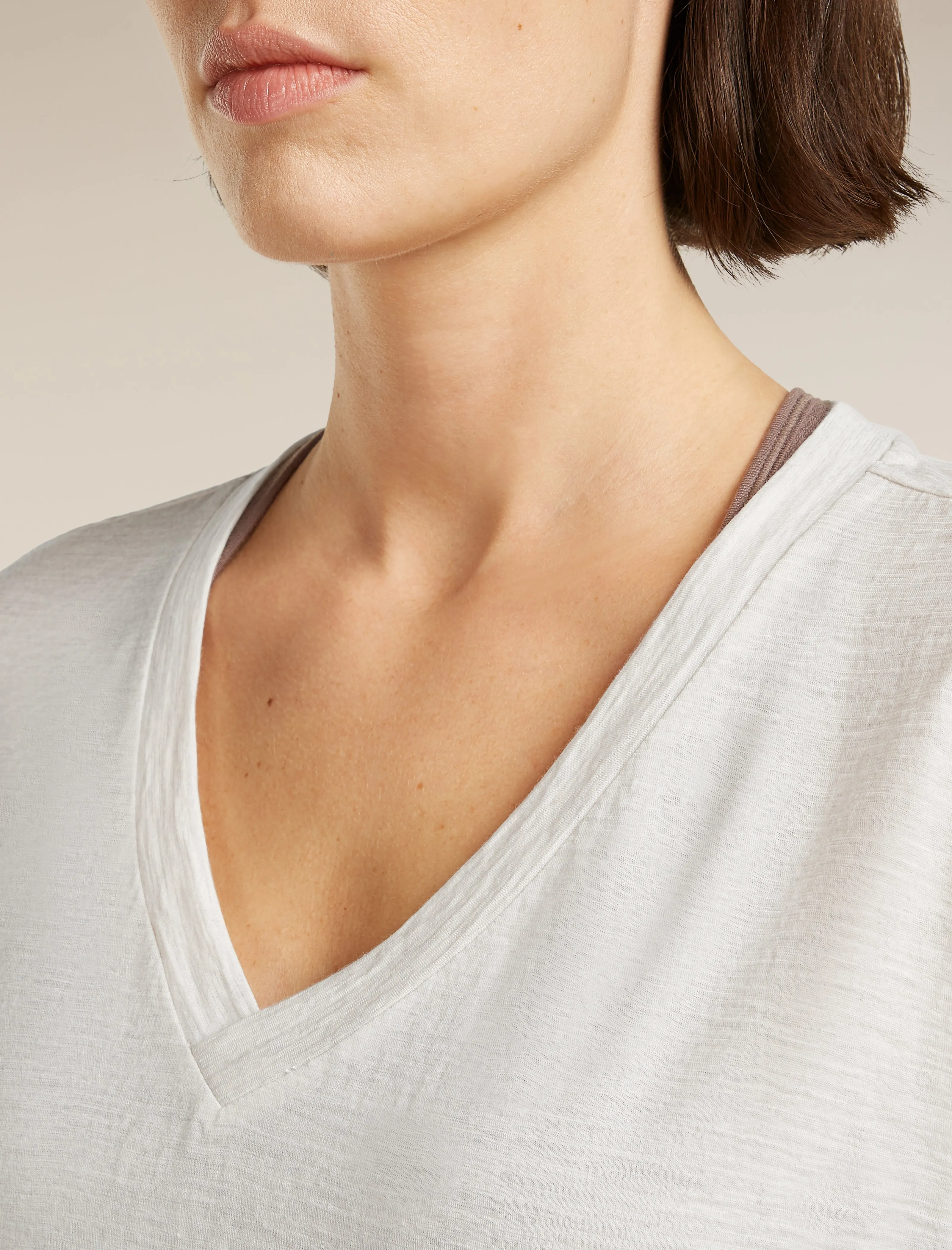 Women's Merino 150 Tech Lite Short Sleeve Relaxed V Neck Tee sold by Icebreaker product image thumbnail 5