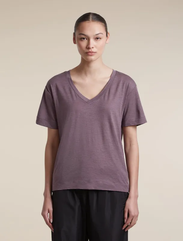 Women's Merino 150 Tech Lite Short Sleeve Relaxed V Neck Tee made by Icebreaker