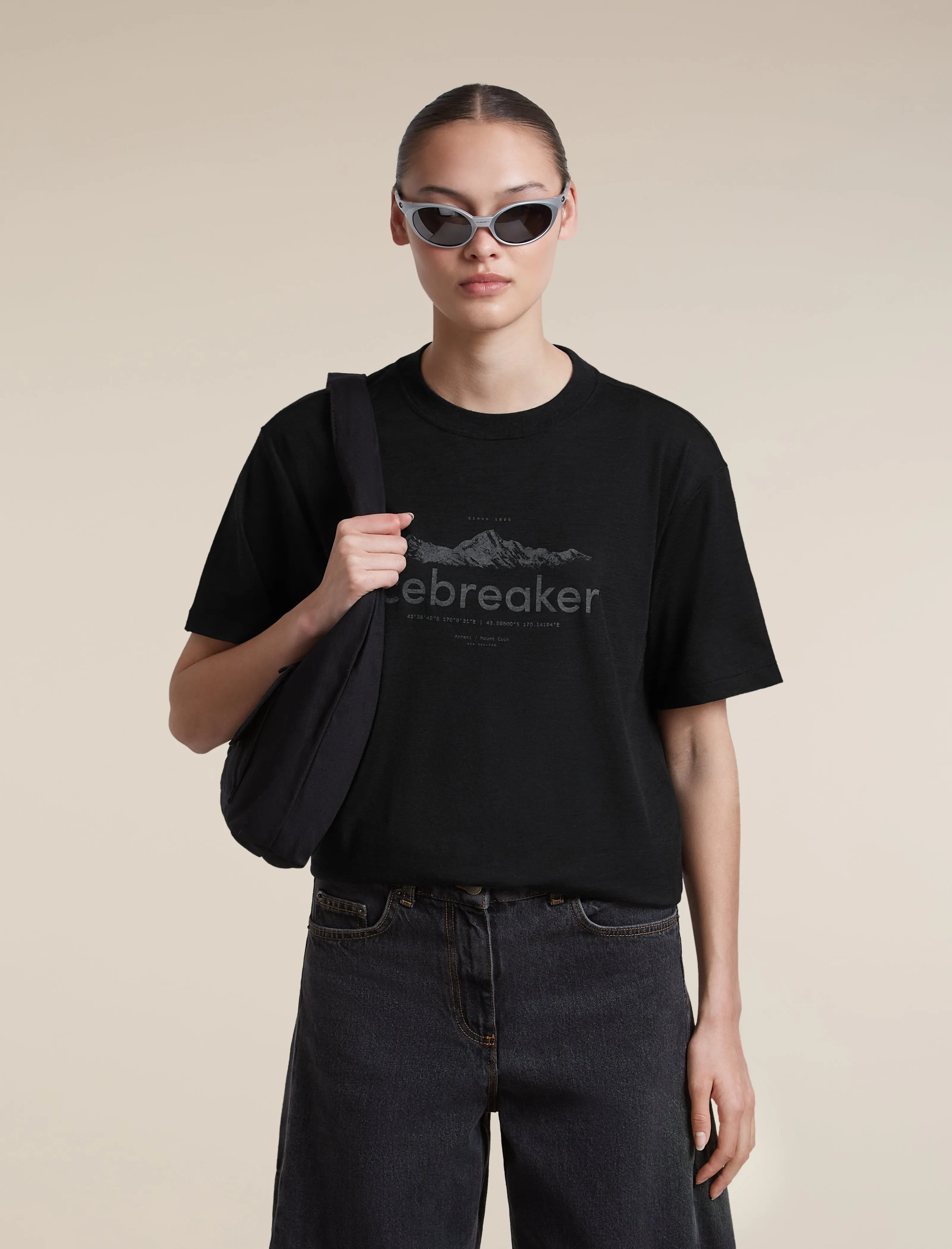 Women's Merino 150 Tech Lite Short Sleeve Relaxed Tee icebreaker Heritage sold by Icebreaker product image thumbnail 5