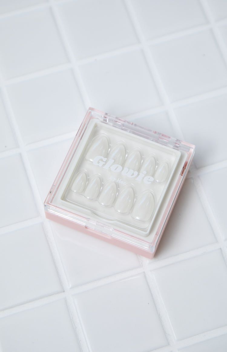 Glowie Born Dreamer White Chrome Nail Palette sold by Beginning Boutique product image thumbnail 3