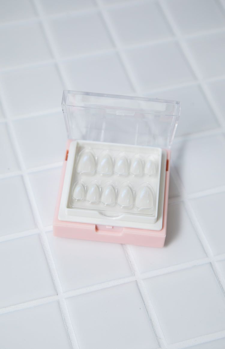 Glowie Born Dreamer White Chrome Nail Palette sold by Beginning Boutique product image thumbnail 2