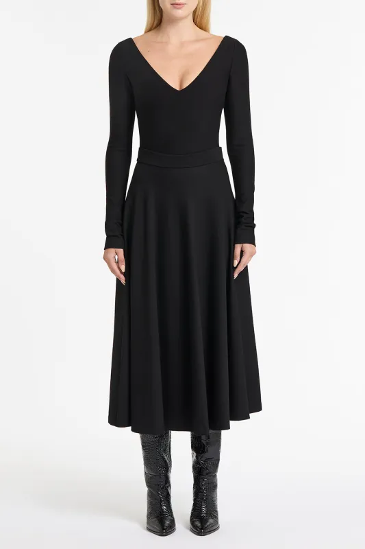 BLACK PONTE DEEP V TOP sold by Carla Zampatti