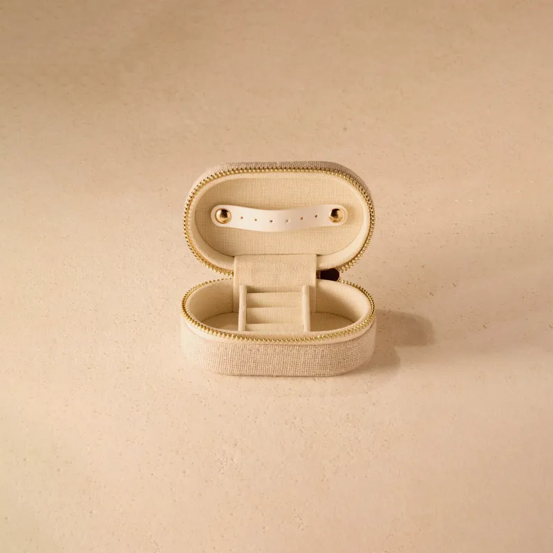 Jewelry box sold by Agapee