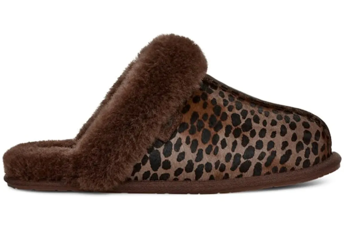 UGG Scuffette Caspian Slipper Burnt Cedar (Women's) sold by Addict Sneakers