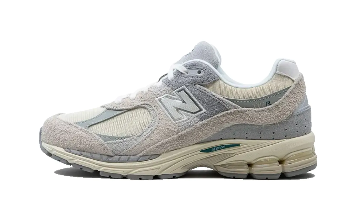 New Balance 2002R Linen sold by Addict Sneakers