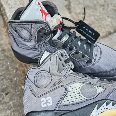 Air Jordan 5 Retro Off-White Black sold by Addict Sneakers product image thumbnail 5