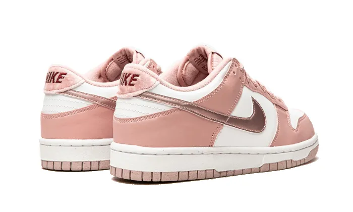 Nike Dunk Low Pink Velvet sold by Addict Sneakers product image thumbnail 2