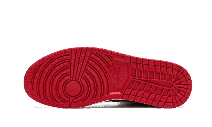 Air Jordan 1 High OG Patent Bred sold by Addict Sneakers product image thumbnail 4