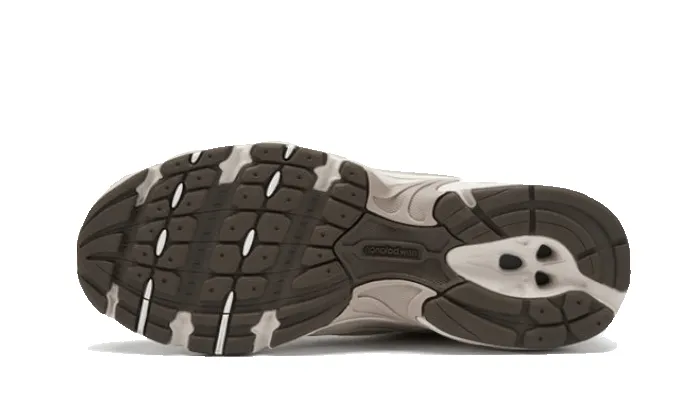 New Balance 530 Cream Beige sold by Addict Sneakers product image thumbnail 3