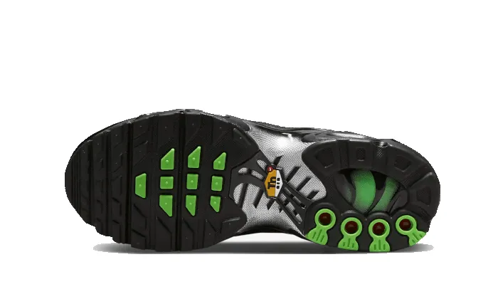 Nike Air Max Plus Black Silver Green Strike sold by Addict Sneakers product image thumbnail 3
