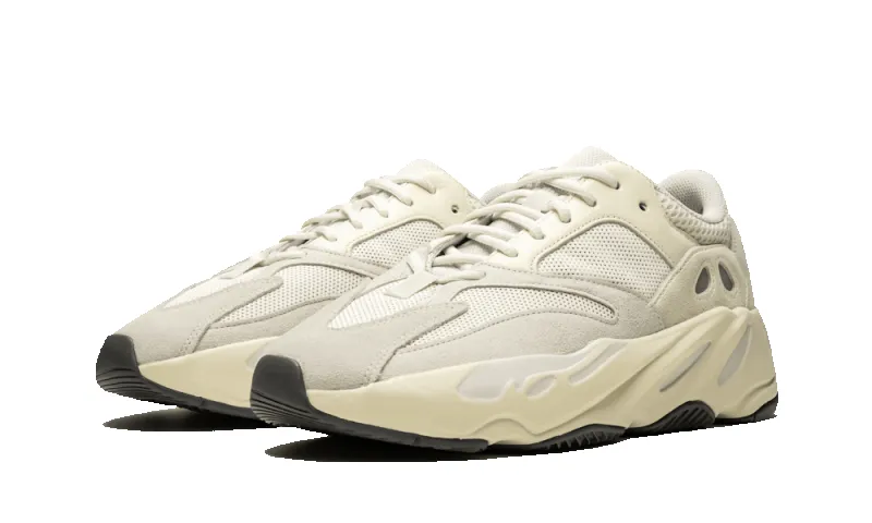 Adidas Yeezy Boost 700 Analog sold by Addict Sneakers product image thumbnail 2