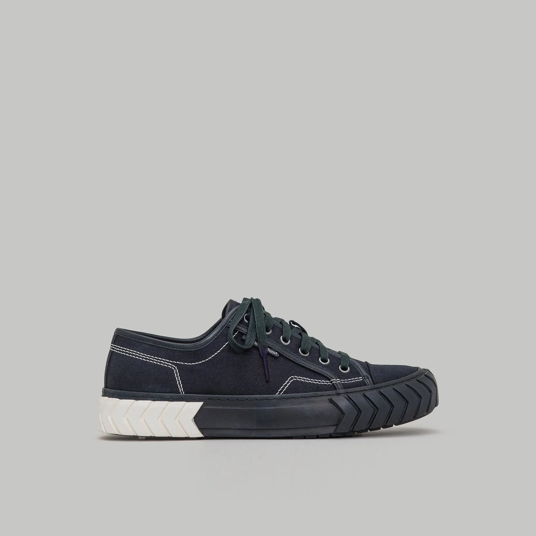 both - TYRES LOW TOP-BLACK/WHITE sold by both