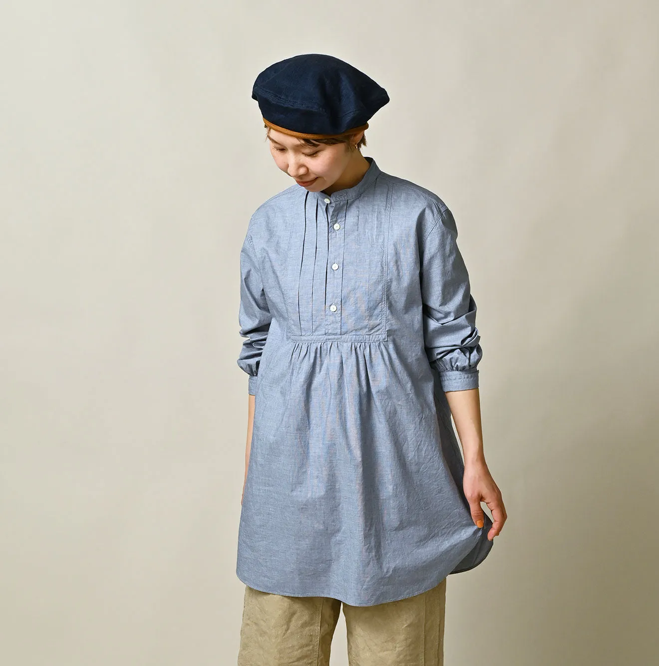 Batiste 908 Tuck Stand Collar Shirt sold by 45r product image thumbnail 3