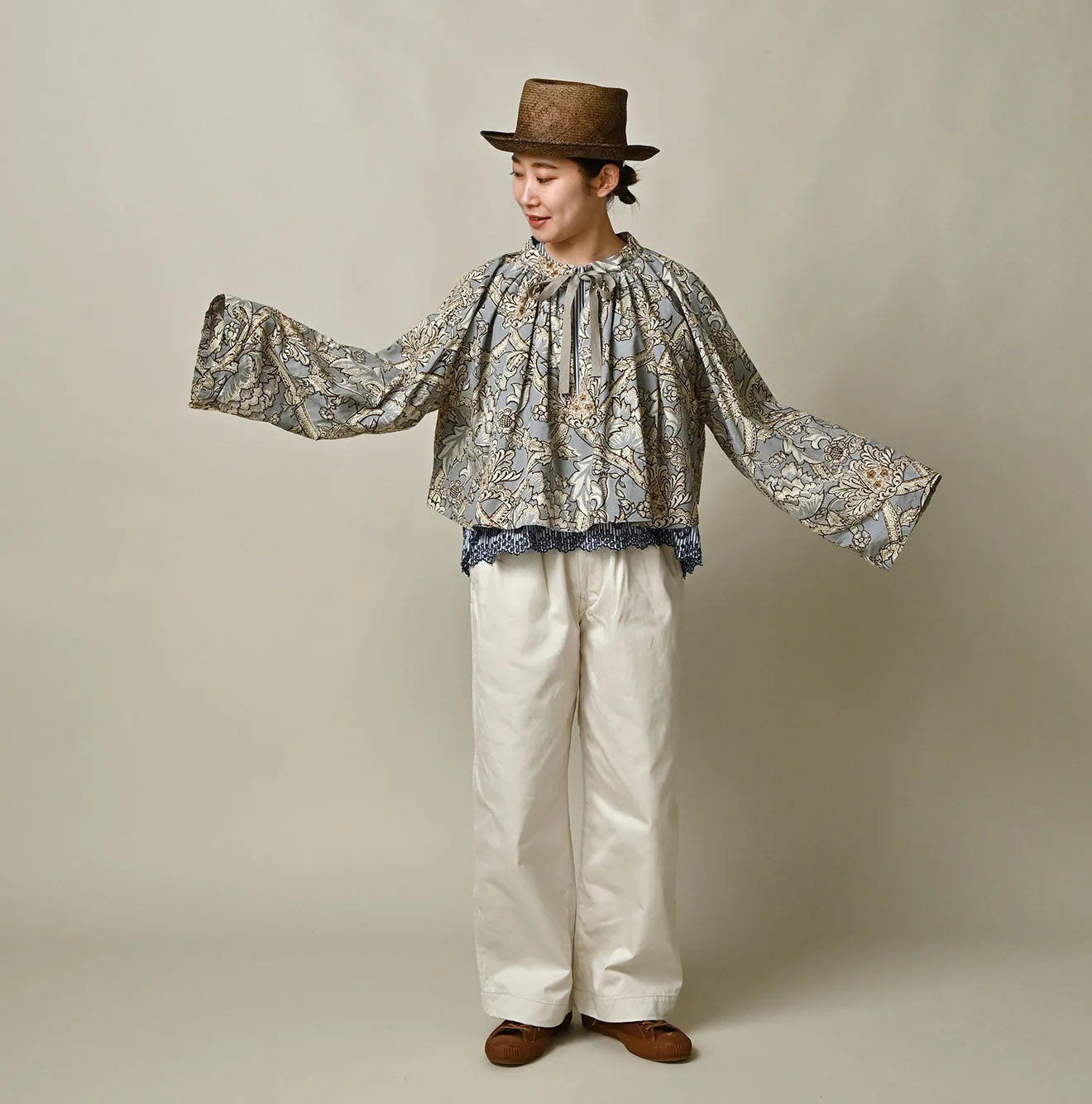 Khadi Flower Sarasa Chouchou Smocking Blouse sold by 45r product image thumbnail 4