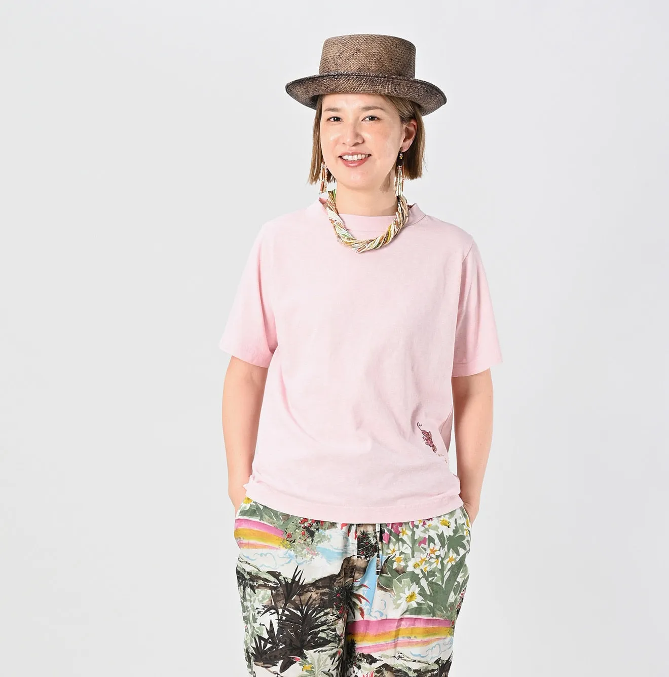 Chameleon Embroidery 908 T-shirt sold by 45r product image thumbnail 4