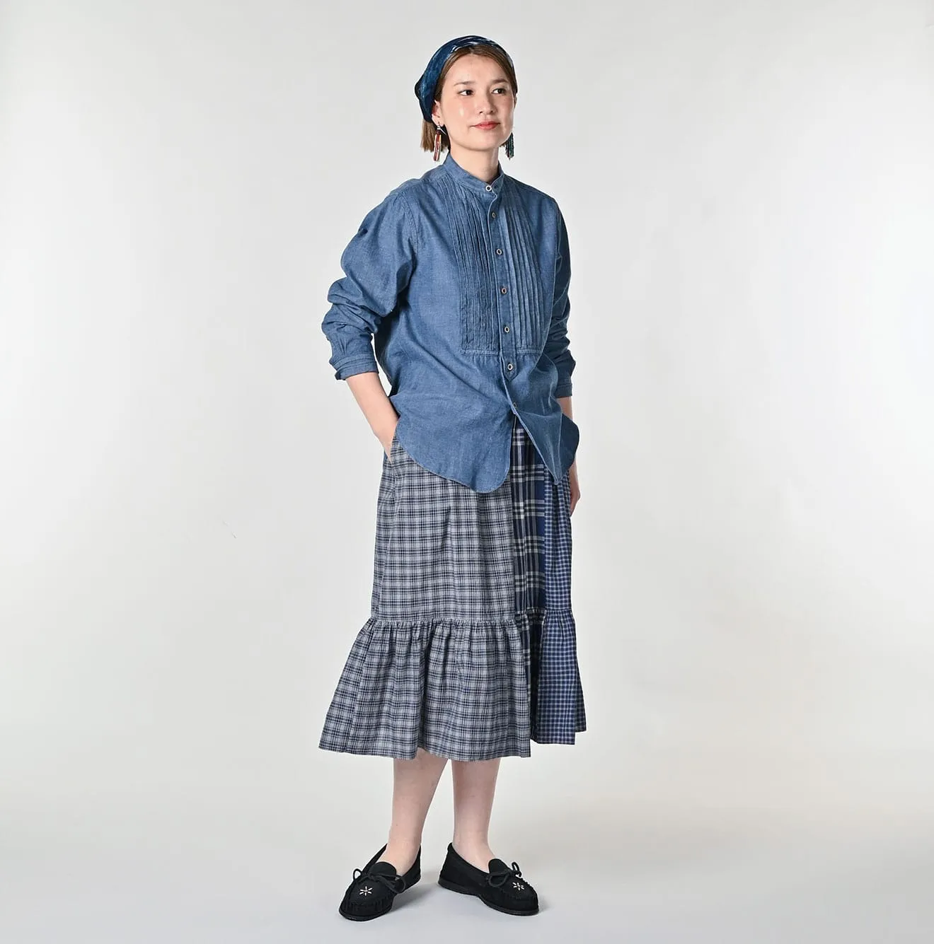 Indigo Khadi Ox 908 Pintuck Stand Collar Shirt sold by 45r product image thumbnail 2