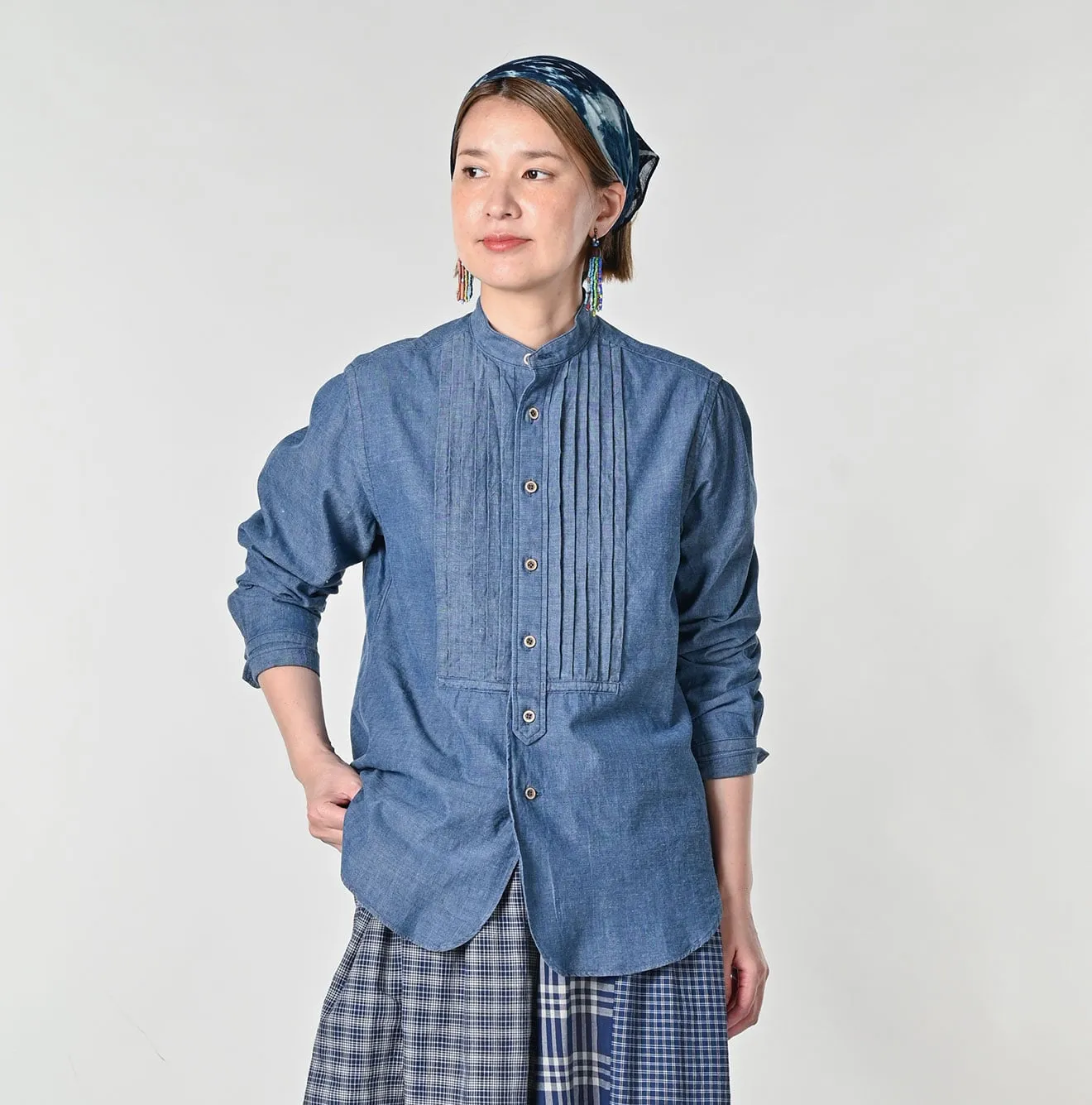 Indigo Khadi Ox 908 Pintuck Stand Collar Shirt sold by 45r product image thumbnail 4