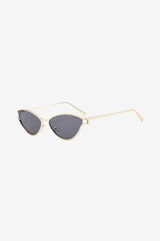 Cat-Eye Sunglasses With Gold Metal Frame – Black made by Sierra darien