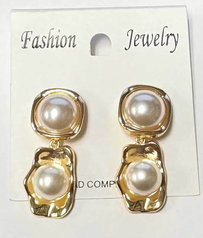 DANGLING GOLD CREAM PEARL CLIP ON EARRINGS ( 23239 LFG ) made by Oh My Jewelry