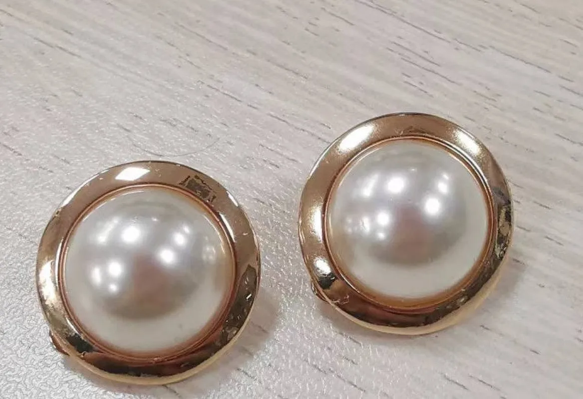 GOLD PEARL CLIP ON EARRINGS ( 23532 LFG ) sold by Oh My Jewelry