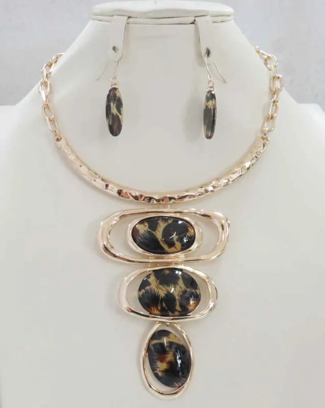 GOLD LEOPARD PRINT NECKLACE SET ( 5276 LEOP ) sold by Oh My Jewelry