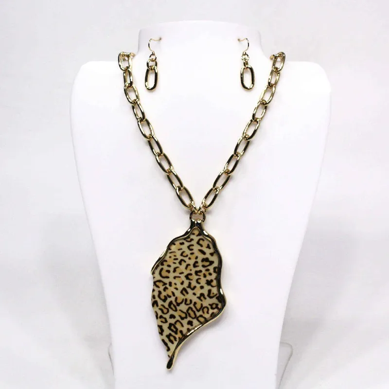 GOLD LEOPARD PRINT NECKLACE SET ( 5199 GLEOP ) sold by Oh My Jewelry