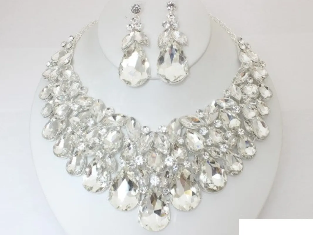 CLUSTER TEARDROP NECKLACE SET ( 20178 SCRY ) made by Oh My Jewelry