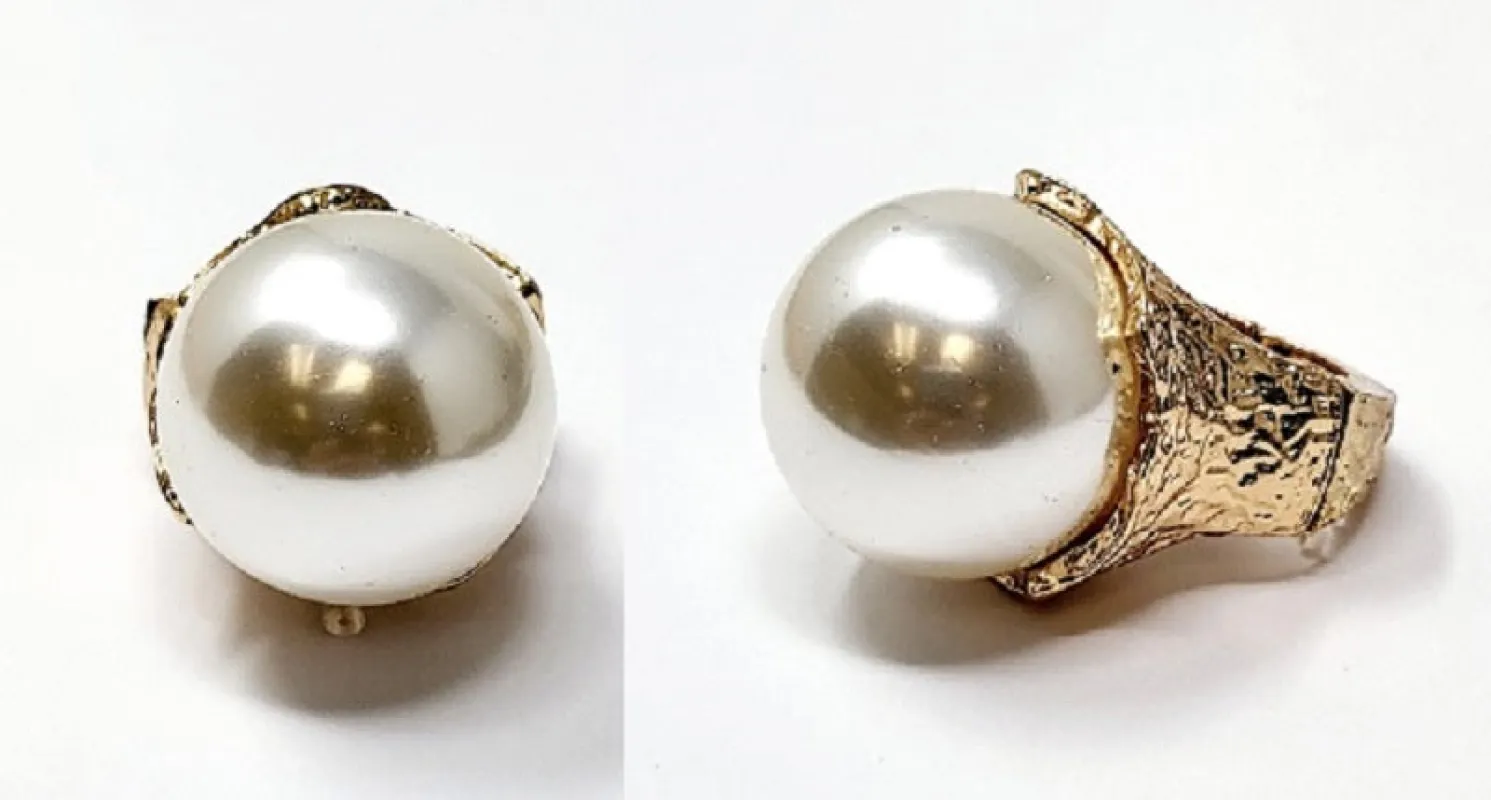GOLD STRETCH RING CREAM PEARL ( 10028 GCR ) sold by Oh My Jewelry