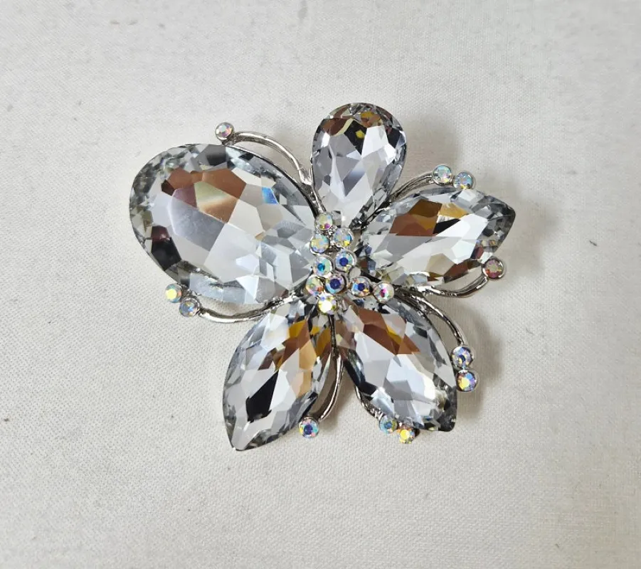 SILVER CLEAR BROOCH ( 10019 RCL ) sold by Oh My Jewelry