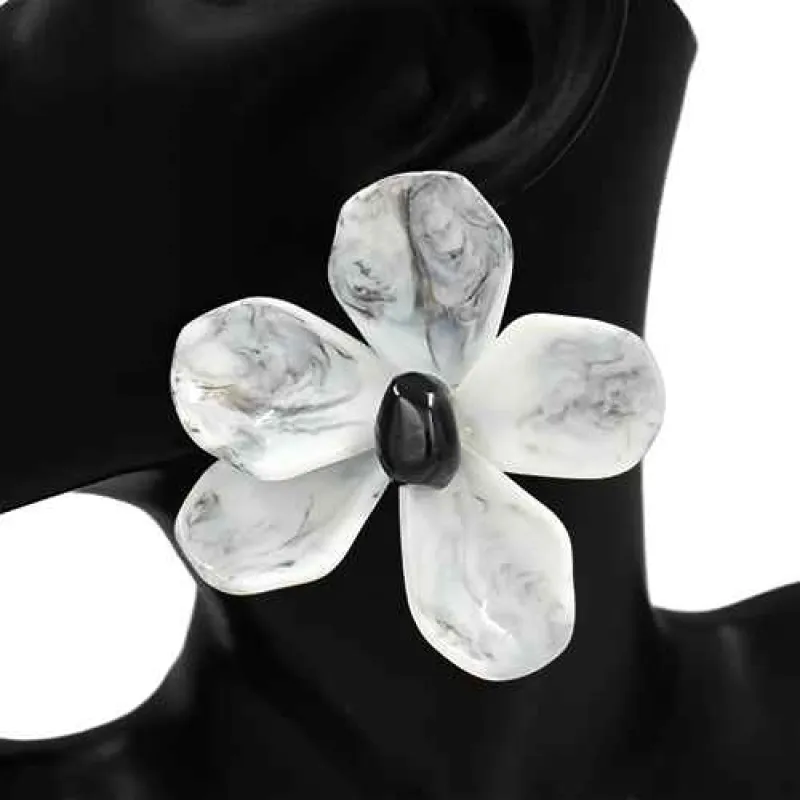 WHITE FLOWER EARRINGS ( 2934 BKWHT ) sold by Oh My Jewelry