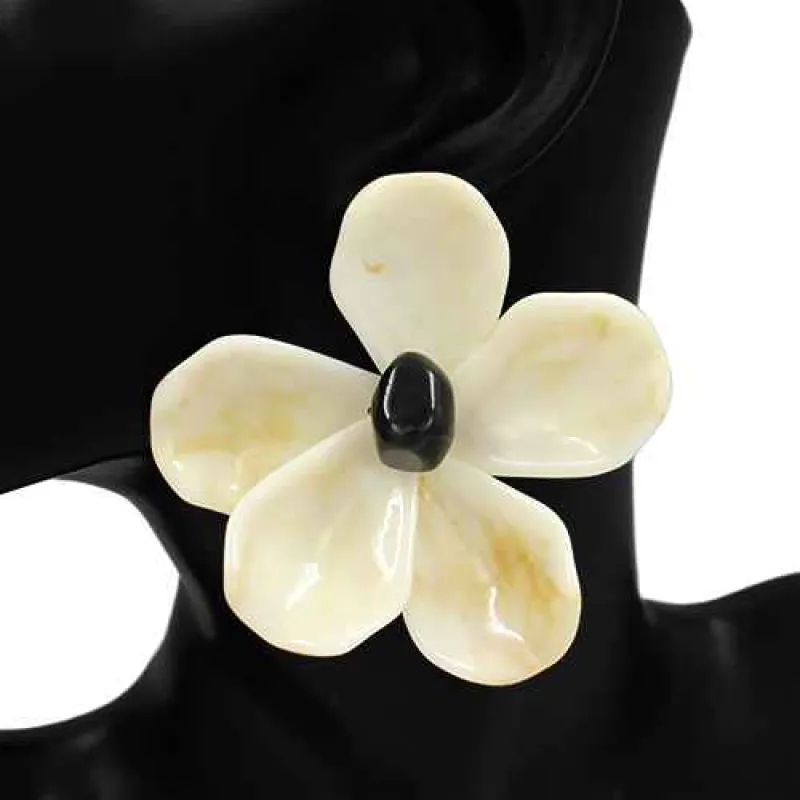 BEIGE FLOWER EARRINGS ( 2934 BKIV ) sold by Oh My Jewelry
