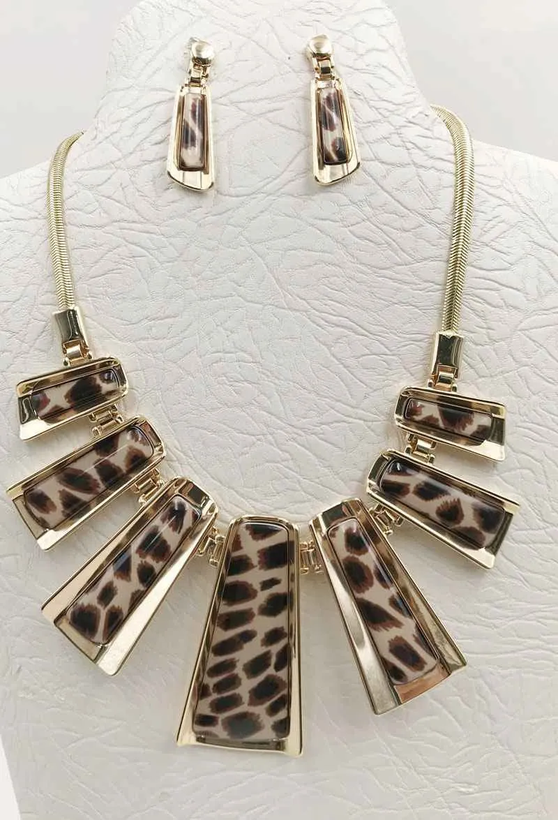 GOLD LEOPARD PRINT NECKLACE SET ( 3034 GLEOP ) sold by Oh My Jewelry